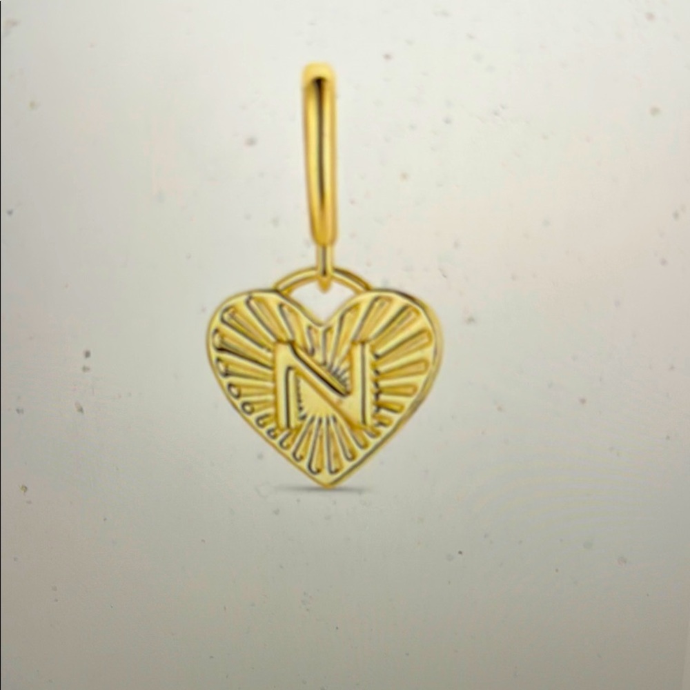 Gorjana Vinrage Heart Alphabet Parker Charm M